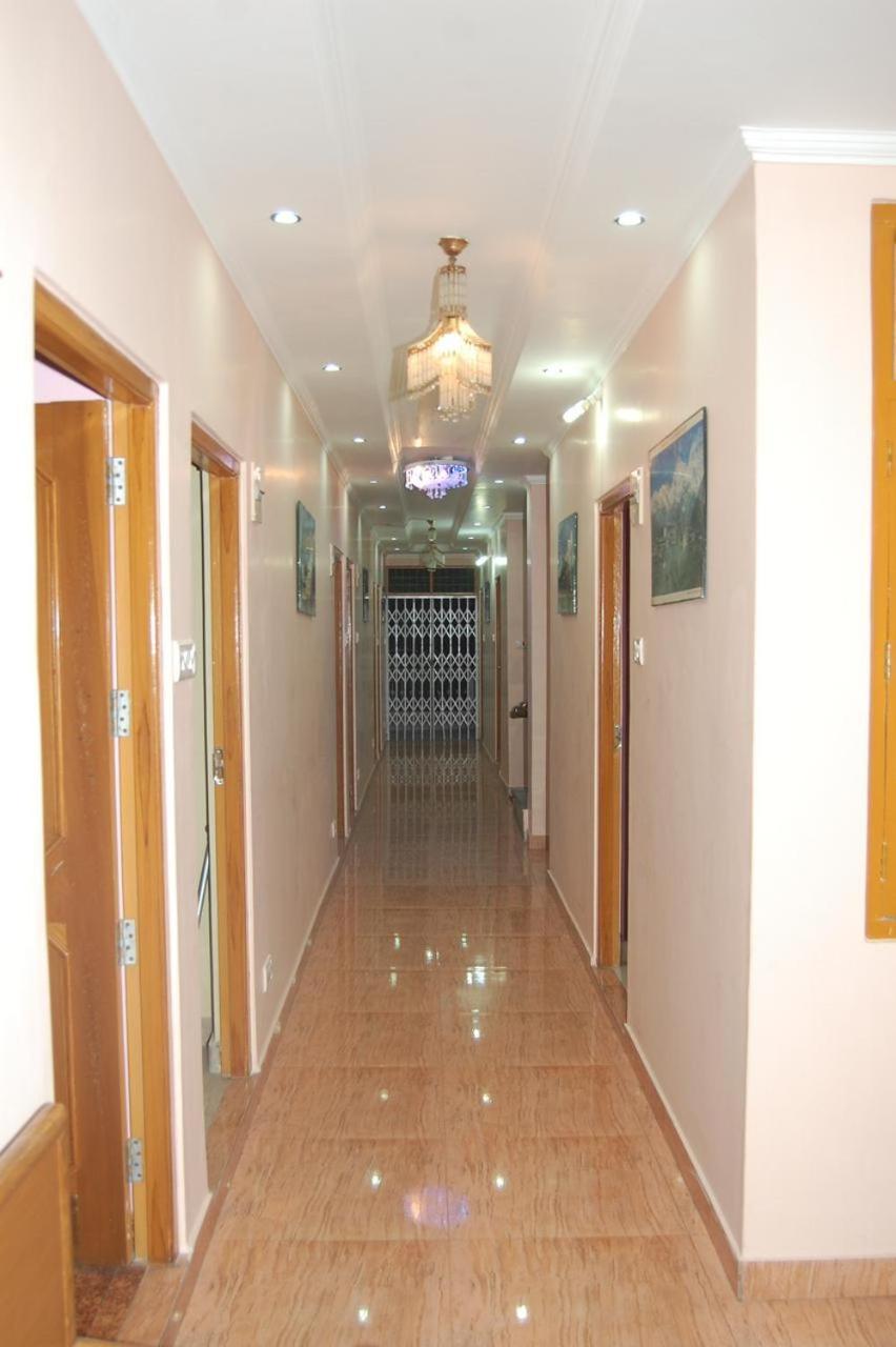 Hotel Ashish Inn Kandāghāt Esterno foto