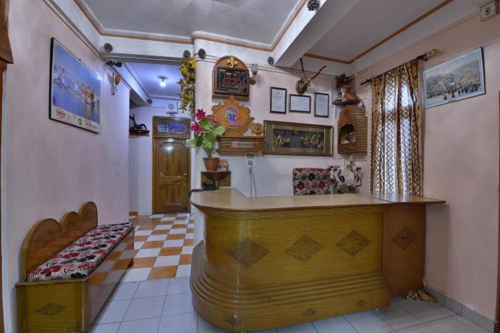 Hotel Ashish Inn Kandāghāt Esterno foto