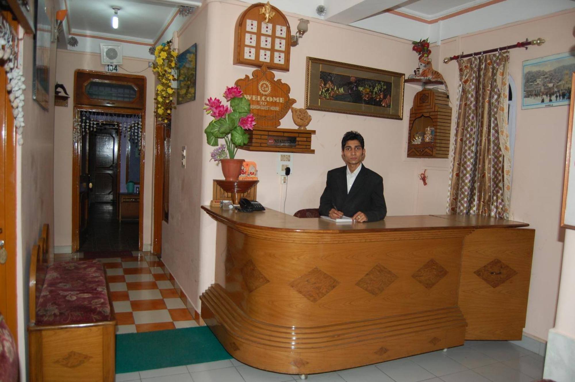Hotel Ashish Inn Kandāghāt Esterno foto