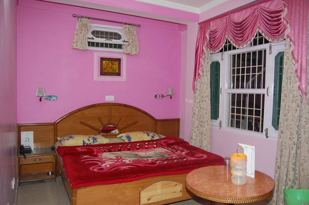 Hotel Ashish Inn Kandāghāt Camera foto
