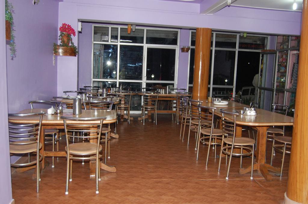Hotel Ashish Inn Kandāghāt Esterno foto